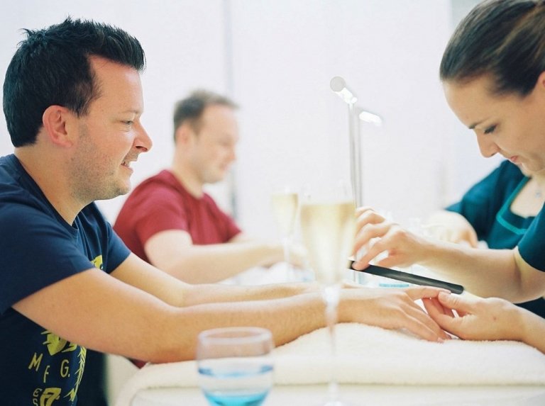 manicure before the wedding